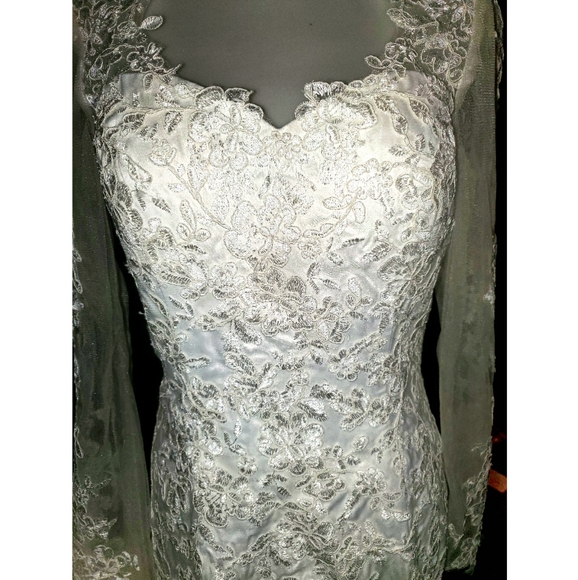 NWOT Custom-made, Brand New & Elegant Wedding Dress!!! comes w/ dress bag!!! - Picture 8 of 11